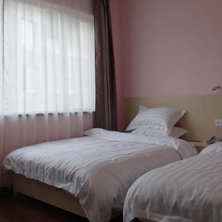 Guilin 68° Hotel North Railway Station Branch Экстерьер фото