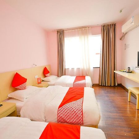 Guilin 68° Hotel North Railway Station Branch Экстерьер фото