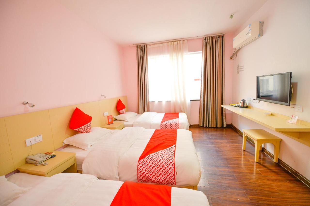 Guilin 68° Hotel North Railway Station Branch Экстерьер фото
